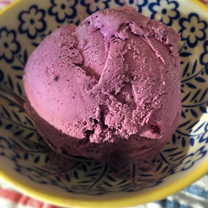 Keto Blueberry Cheesecake Ice Cream | sprinkleandadash@wordpress.com